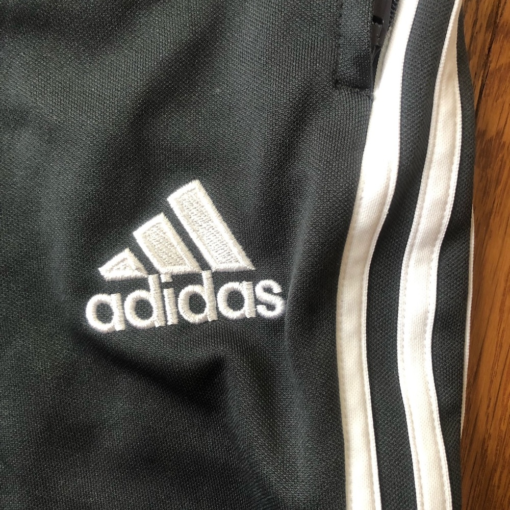 🔥🔥🔥 Black Adidas Joggers 🔥🔥🔥